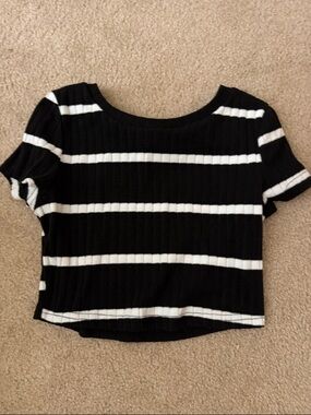 SHEIN Black & White Ribbed Striped Crop Top